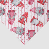Kabouters in kerst rood tissuepapier (Detail)