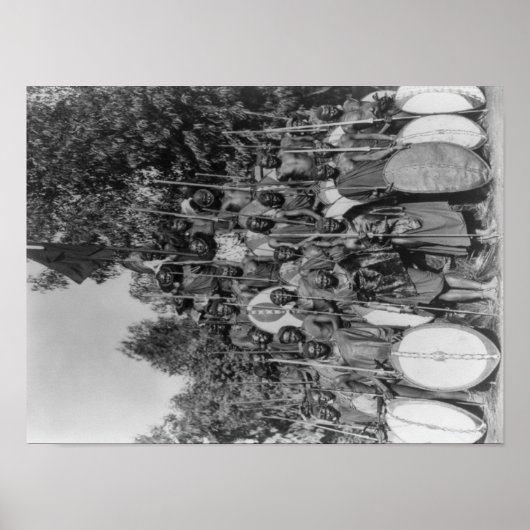 KaEnvirondos met Spears en Shields Foto Poster (Voorkant)