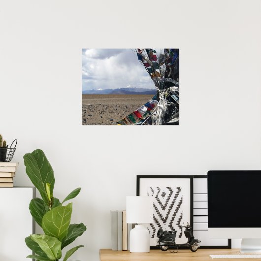 Kailash First Uitzicht Prayerflags in Foreground Poster (Thuiskantoor)