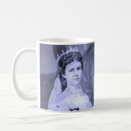 Kaiserin Elisabeth von Österreich zu Pferde – Sisi Koffiemok (Links)