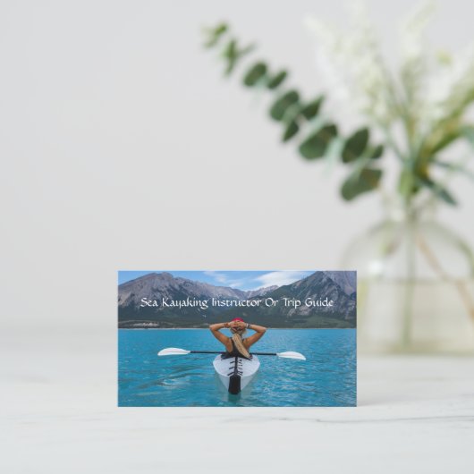 Kajakken instructeur of gids op Mountain Lake Visitekaartje (Staand voorkant)