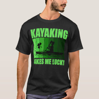 Kajakken maakt me gelukkig St Patricks Day Kayak I T-shirt