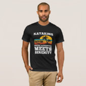 Kajakken waar avontuur rust ontmoet t-shirt (Voorkant volledig)