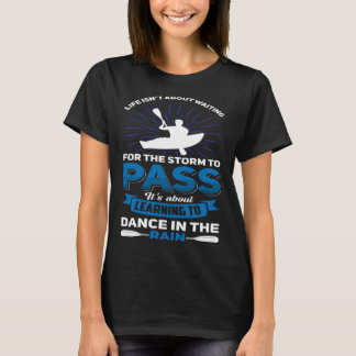 Kajakken wandelen kajakken en kamperen dans in reg t-shirt