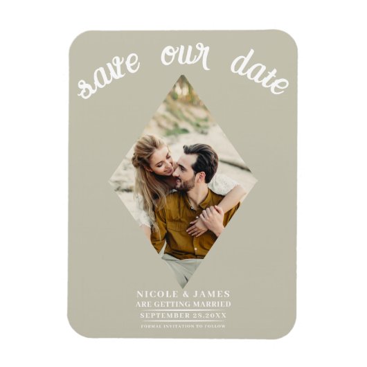 Kaki Beige Diamond Foto Bruiloft Save the Date Magneet (Verticaal)