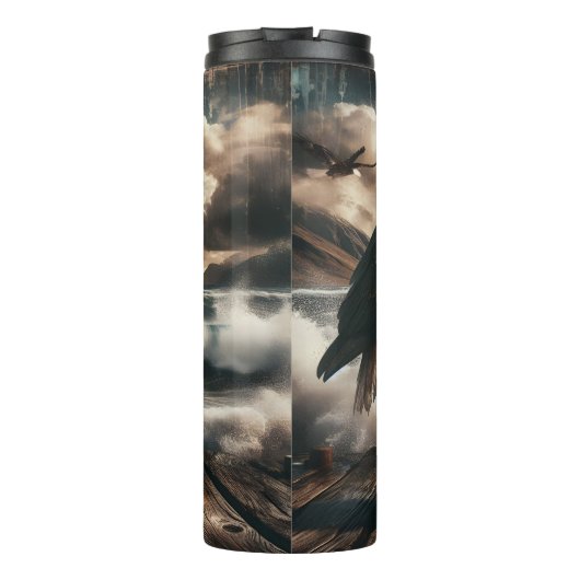 Kale adelaar boven stormachtige kust thermosbeker (Achterkant)