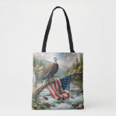 Kale adelaar met Amerikaanse vlag op boomtak Tote Bag (Voorkant)