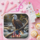 Kale adelaar met Amerikaanse vlag op een tak Papieren Bordje (Feest)