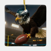 Kale adelaar met een Football en een helm Keramisch Ornament (Voorkant)