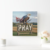 Kale adelaar met rustiek bidbord vierkante klok (Huis)