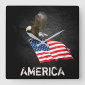 Kale adelaar met vlag op zwart vierkante klok (Voorkant)