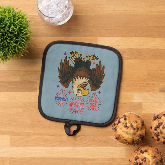 Kale adelaar met vuurwerk – VS 250 jaar 1776-2026 Pannenlap (Top down)