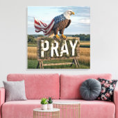 Kale Adelaar neergestreken op rustiek bidbord Canvas Afdruk (Insitu (Woonkamer))