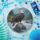 Kale adelaar op een rivier rots papieren bordje (Feest)