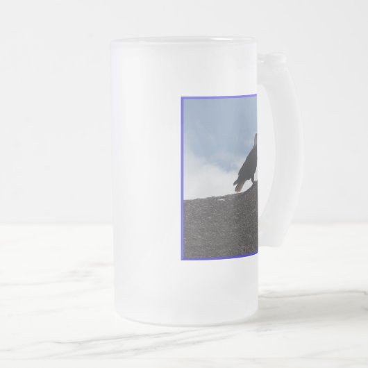 Kale adelaar op hoge grond #2 matglas bierpul (Voorkant rechts)