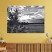 Kale Boom Onder Bewolkte Hemel Canvas Afdruk (Insitu (Woonkamer))