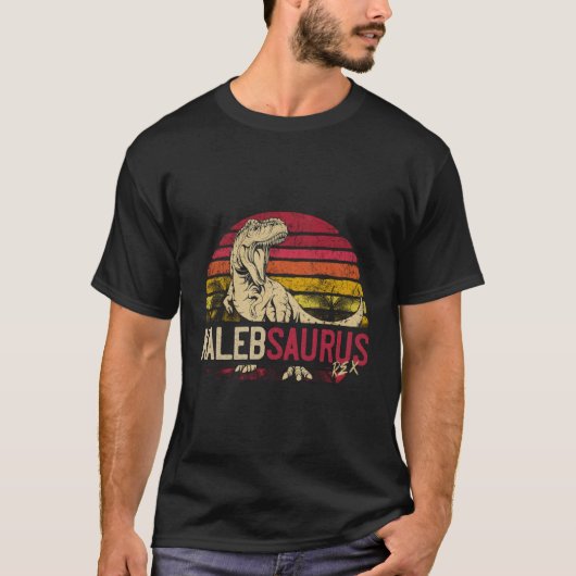 Kaleb Saurus Funny Personalized Dinosaur T Rex Nam T-shirt (Voorkant)