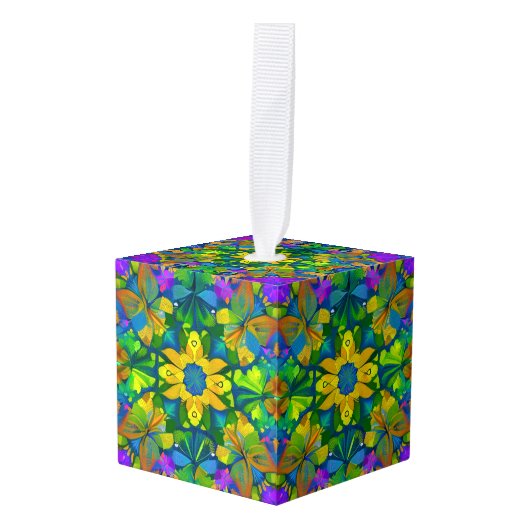 Kaleidoscoop van bosbladeren decoratie (Voorkant hoekig)
