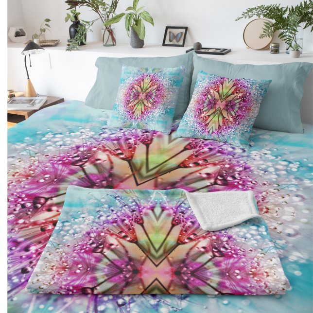 Kaleidoscope Dewdrops: Abstracte bloemkunst Kussen (Creator heeft geüpload)