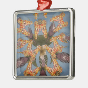 Kaleidoscope Giraffe Mandala: Abstracte Safari kun Metalen Ornament