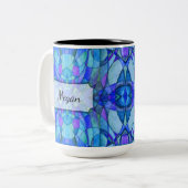 Kaleidoscopisch Abstract in Blues, gepersonaliseer Tweekleurige Koffiemok (Voorkant links)