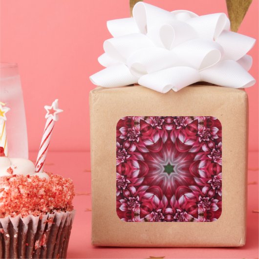 Kaleidoscopische Crimson Dahlia Vierkante Sticker (Feest)