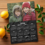 Kalender 2024 met foto - Basic Zwart Wit Theedoek<br><div class="desc">Een zeer nuttig item voor de keuken. Een kalender van 2024 met een plek voor een familiefoto bovenaan. Dit show een volledig jaar uitzicht van alle data.</div>