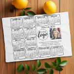 Kalender 2025 - logo, fotobedrijf theedoek<br><div class="desc">Een logo en fotocollage met een kalender voor 2025 en ruimte om een paar regels tekst toe te voegen. Een leuk item voor het nieuwe jaar te gebruiken als een bedrijf giveaway. Voeg 2 vierkante foto's of een foto en een logo toe aan dit ontwerp.</div>