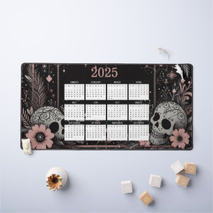 Kalender 2025 met bloemen en schedels bureaumat