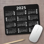 Kalender 2025 - modern zwart-wit eenvoudig muismat<br><div class="desc">Zwart-wit - Een minimale basiskalender van 12 maanden 2025 met een effen kleurenachtergrond. Een moderne look voor je thuis kantoor of school locker. De lettertypen zijn eenvoudig te lezen en de kleuren kunnen worden gewijzigd. — Als u het aanpassingsgebied opent, gaat u naar een geavanceerd ontwerpgebied waar u de achtergrondkleur...</div>