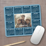 Kalender met Foto in het Centrum Muismat<br><div class="desc">Een fotocollage met een kalender van 2024 en ruimte om tekst toe te voegen. Een geweldige manier om je favoriete foto het hele jaar door weer te geven. Een leuk item voor het nieuwe jaar om te gebruiken in de kantoor of thuis. Als u de kleuren op de achtergrond en...</div>