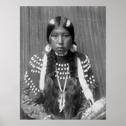 Kalispel Indian Portrait, 1910 Poster (Voorkant)