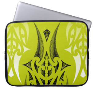 kalkgroen stammodel met veren laptop sleeve