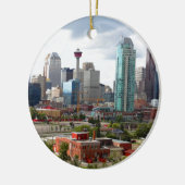 Kalkhoudende skyline met gebouwen en toren keramisch ornament (Links)