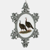 Kalkoenen in het oostelijke wilde haar tin sneeuwvlok ornament (Links)