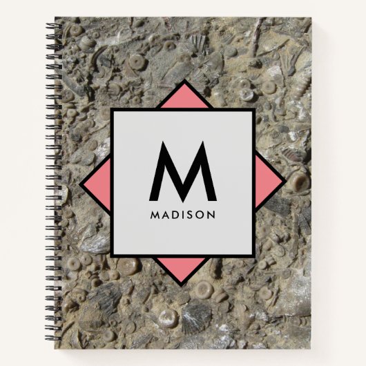 Kalksteen Fossielen met Jouw naam en Monogram op Notitieboek (Voorkant)