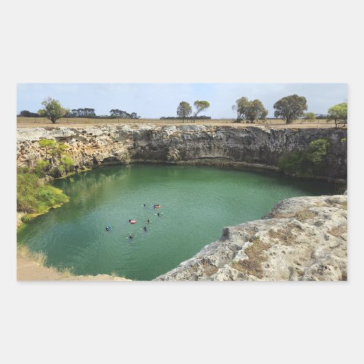 Kalkstenen kliffen en smaragdgroene wateren rechthoekige sticker (Voorkant)