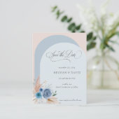 Kalligrafie Boho Dusty Blue Pampas Save the Date Aankondigingskaart (Staand voorkant)