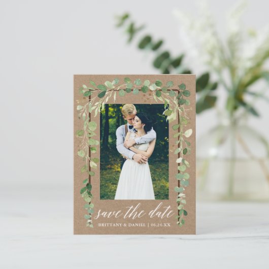 Kalligrafie Botanisch Save The Date Hout Kraft Aankondigingskaart (Staand voorkant)