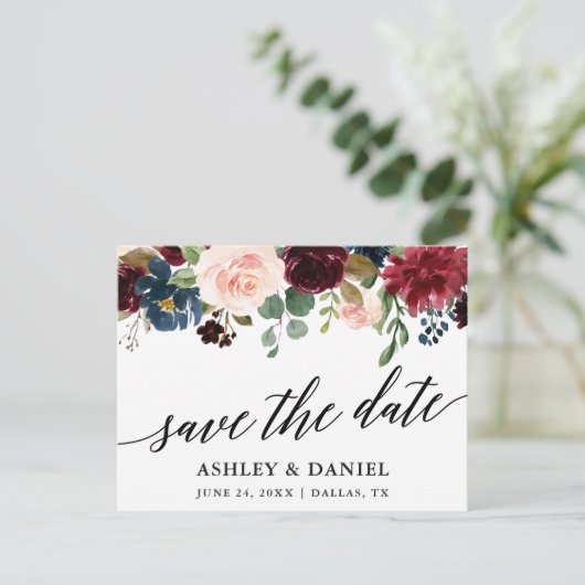Kalligrafie Bourgogne Blauw Bloemen Save The Date Briefkaart (Staand voorkant)