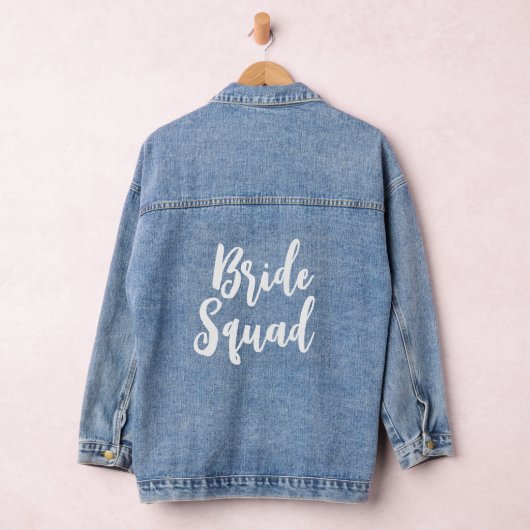 Kalligrafie bruid Squad voor bruidsmeisje bruiloft Denim Jacket (Hangar)