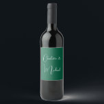 Kalligrafie Elegant Green Plain Eenvoudige Namen Wijn Etiket<br><div class="desc">Op zoek naar een mooie kalligrafie met een esthetische handschrift? Dit eenvoudige,  opvallende design is voor u. Dit product druist onmiddellijk in tegen degenen die het zien. Het mooie en smaakzame ontwerp zal direct de kwaliteit van uw relatie en familie weerspiegelen.</div>