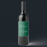 Kalligrafie Elegant Green Plain Eenvoudige Namen Wijn Etiket<br><div class="desc">Op zoek naar een mooie kalligrafie met een esthetische handschrift? Dit eenvoudige,  opvallende design is voor u. Dit product druist onmiddellijk in tegen degenen die het zien. Het mooie en smaakzame ontwerp zal direct de kwaliteit van uw relatie en familie weerspiegelen.</div>