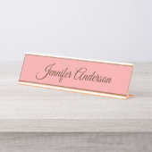Kalligrafie Elegante Pastel Rood Gepersonaliseerde Bureau Naambordje (Voorkant)