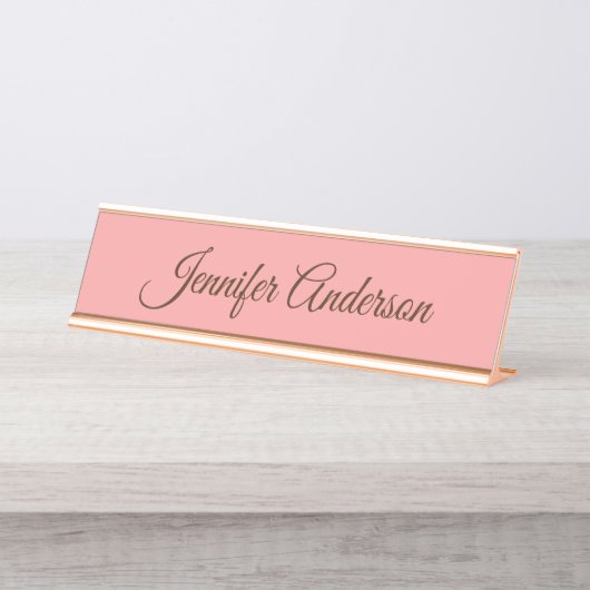 Kalligrafie Elegante Pastel Rood Gepersonaliseerde Bureau Naambordje (Voorkant)