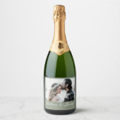 Kalligrafie Foto Sage Green Wedding Party Sparkling Wijnetiket (Voorkant)