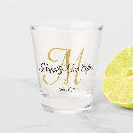 Kalligrafie Goud Monogrammed Gelukkig Ever Daarna Shot Glas (Voorkant)