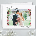 Kalligrafie Hart Script Wedding Foto Bedankkaart<br><div class="desc">Moderne,  eenvoudige kalligrafiescript - Heart Weddenschap Bride en Groom Foto Dank u Kaart</div>