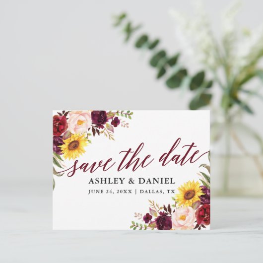 Kalligrafie Mixed Floral Bourgogne Save the Date Briefkaart (Staand voorkant)