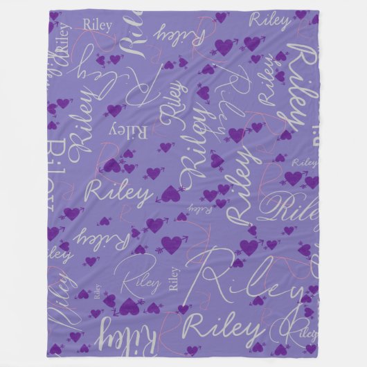 Kalligrafie Naam Initiaal Paarse Harten Periwinkle Fleece Deken (Voorkant)